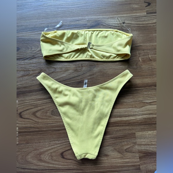 Bandeau yellow bikini - Picture 2 of 2